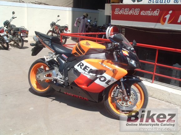2005 Honda CBR 1000 RR photo